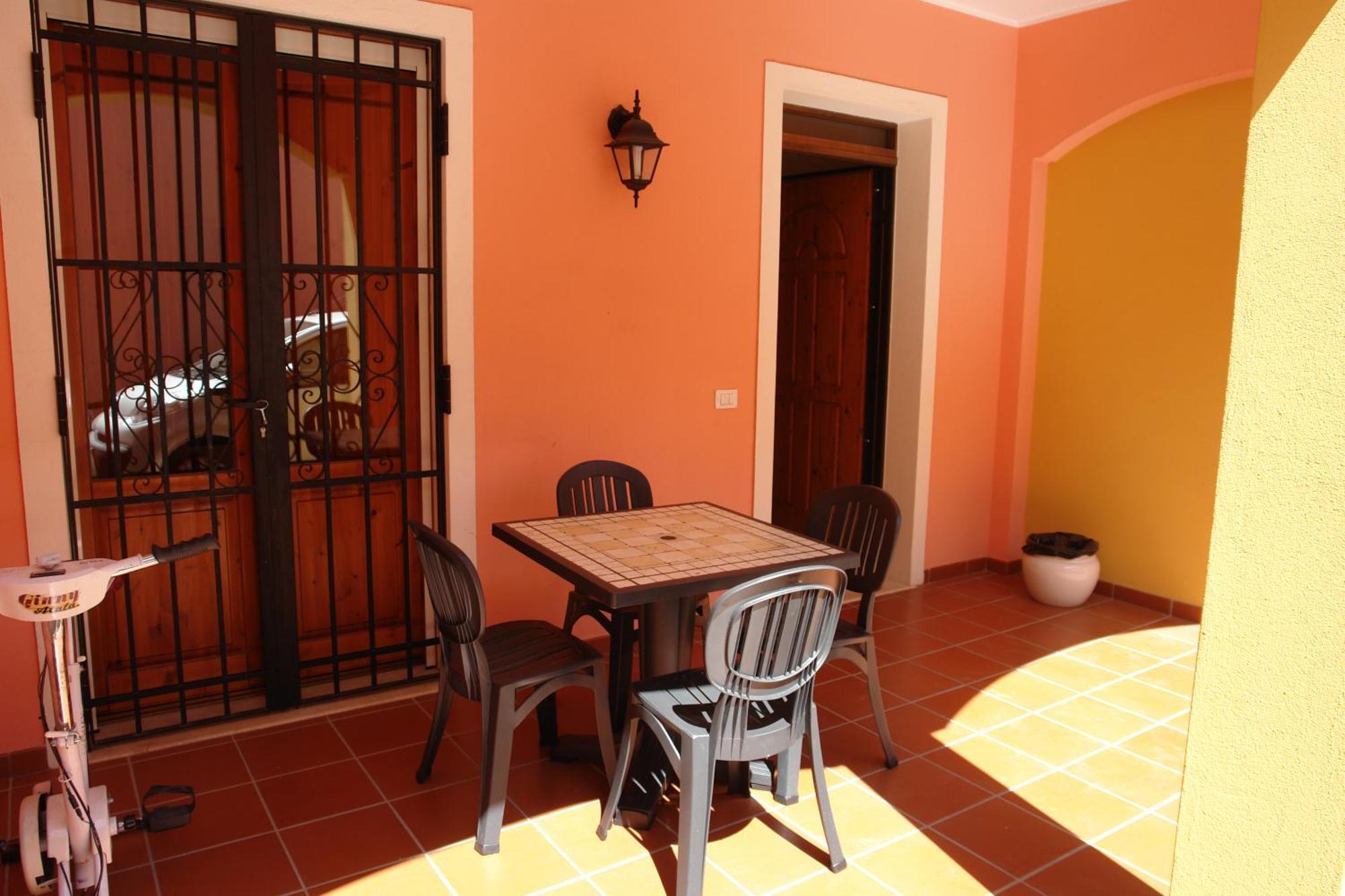 Pauli'S Holiday House Monserrato Habitación foto